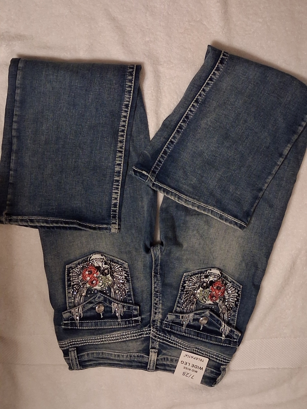 NWT Telepatía Mid Rise Wide Leg Winged Skull Rose Jeans Size 7/28